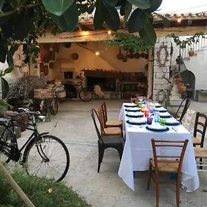  Bed & Breakfast Lughia