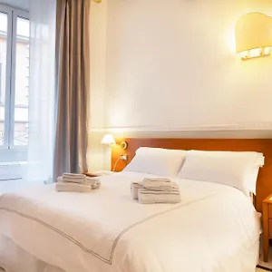 https://domus.it-romehotels.com