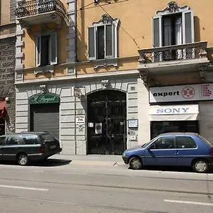 https://hotel-eva.italymilanhotels.net