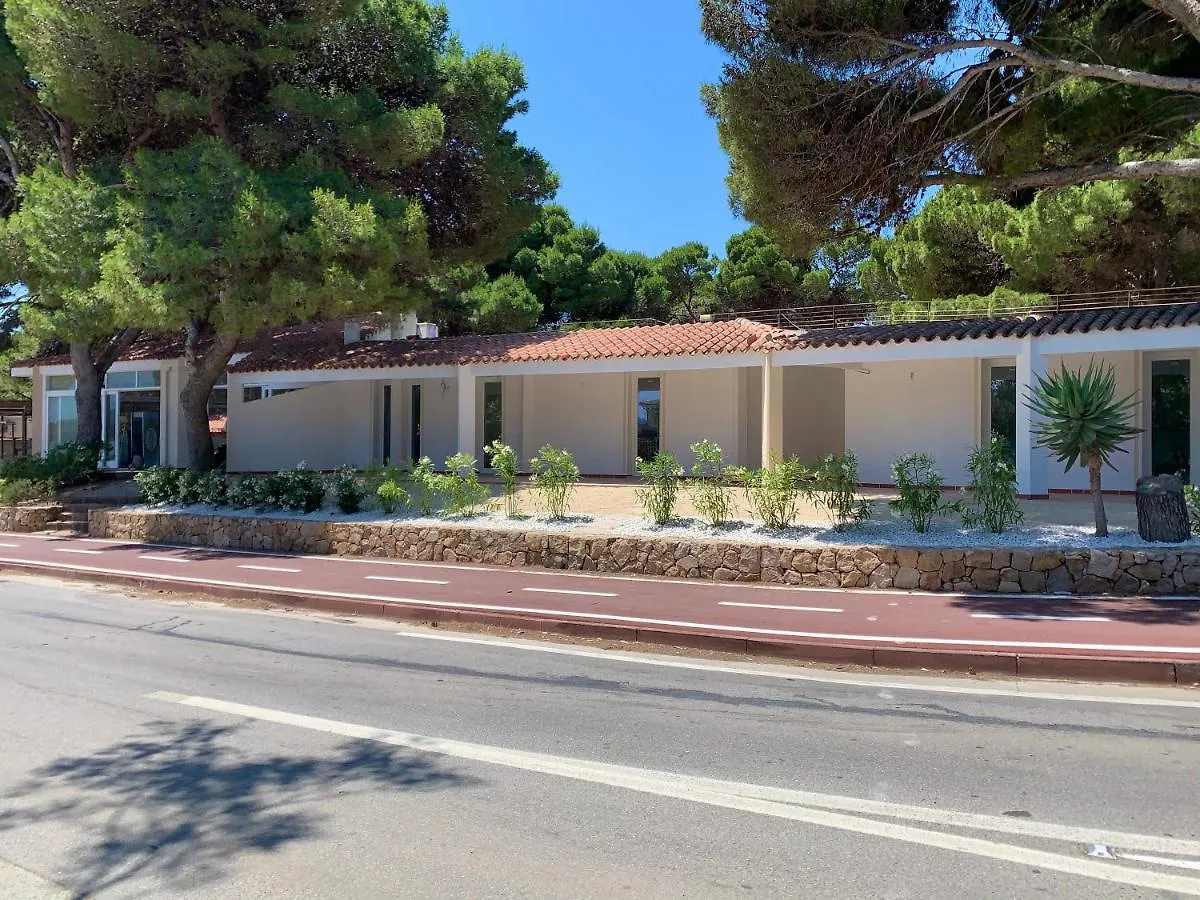 Aparthotel Angolo Mare Apartments & Rooms Porto Pino