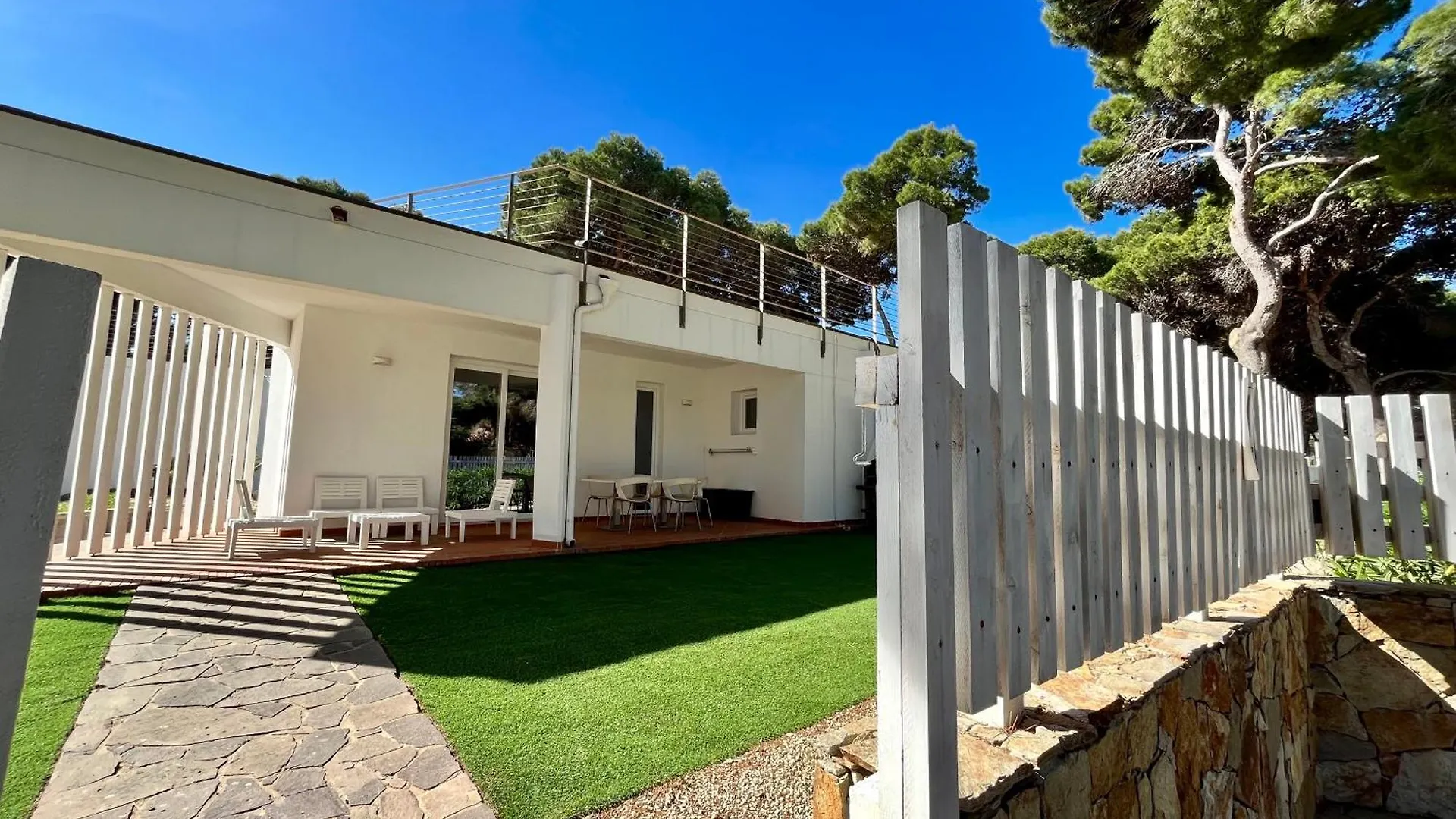 Angolo Mare Apartments & Rooms Porto Pino Italy